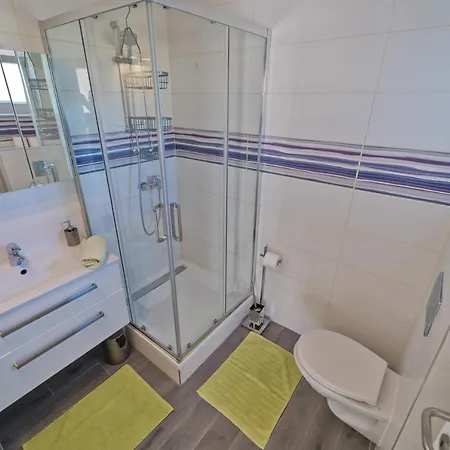 Vila Nal With Private Pool Near Pula